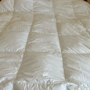 King-size down comforter